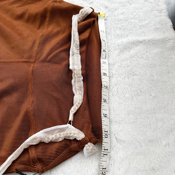 NWT- WeWoreWhat x Revolve Solid High Rise Chain Legging in Solid Rib Brown - Picture 14 of 14